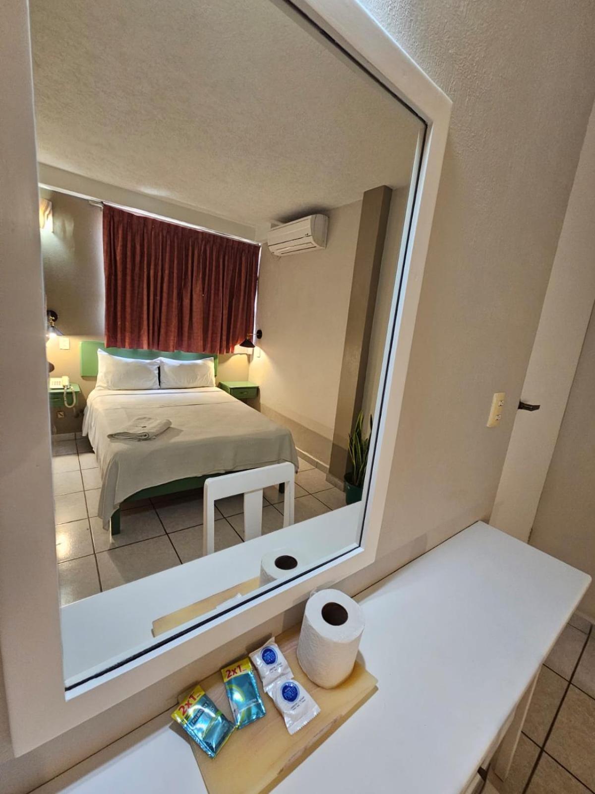 Hotel Punto Poza Rica מראה חיצוני תמונה