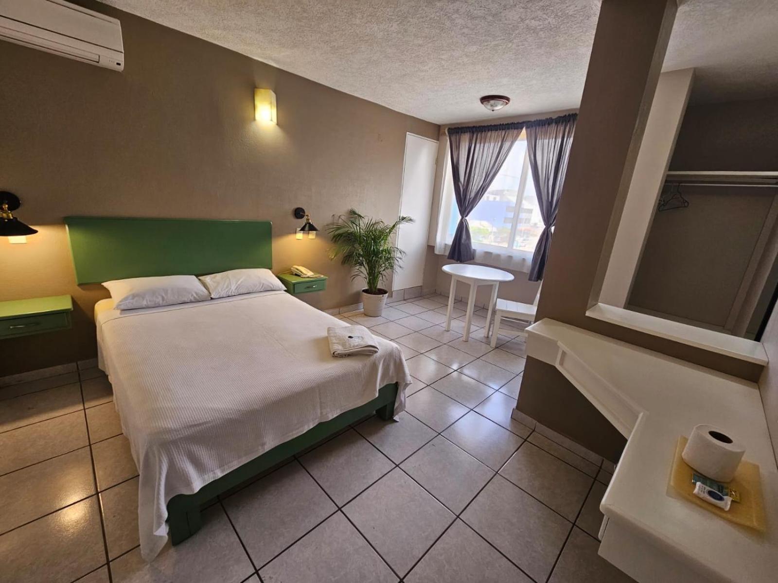Hotel Punto Poza Rica מראה חיצוני תמונה