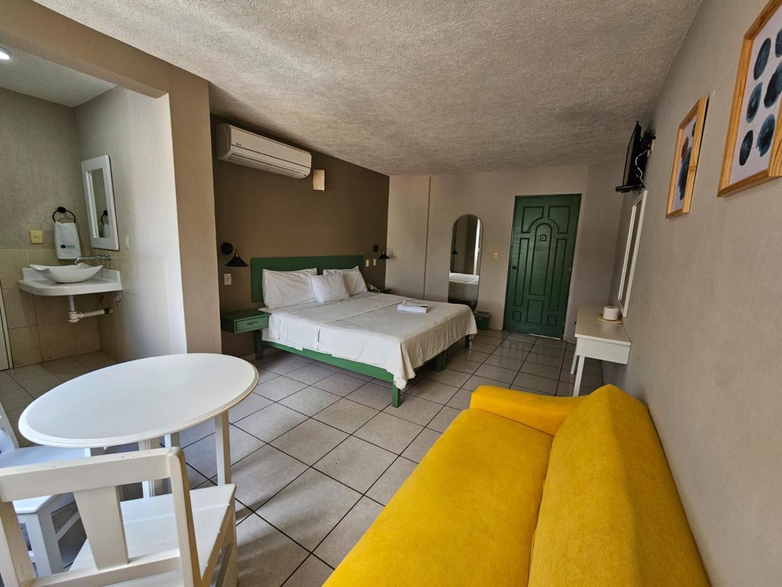 Hotel Punto Poza Rica מראה חיצוני תמונה